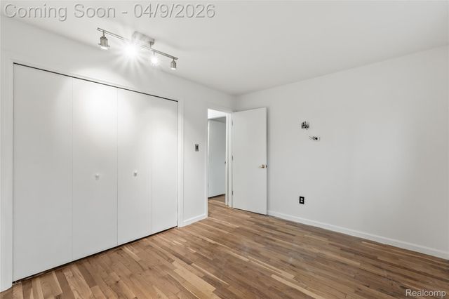 100 W Hickory Grove Road A2, Bloomfield Hills, MI 48304