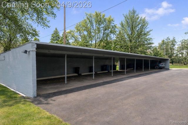 100 W Hickory Grove Road A2, Bloomfield Hills, MI 48304