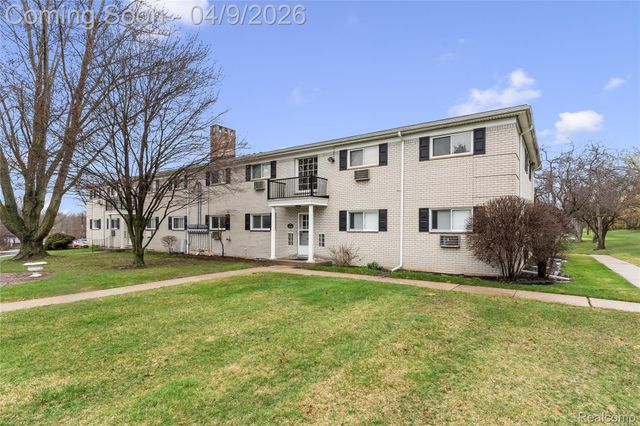 100 W Hickory Grove Road A2, Bloomfield Hills, MI 48304