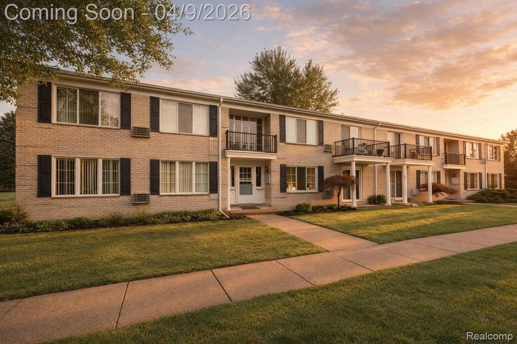 100 W Hickory Grove Road A2, Bloomfield Hills, MI 48304