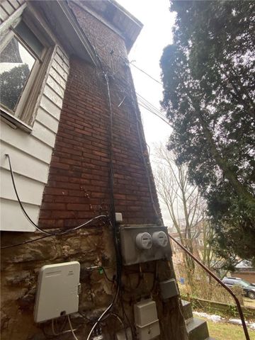 218 Mckinley St, Mt Oliver, PA 15210