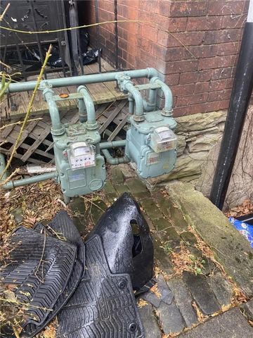 218 Mckinley St, Mt Oliver, PA 15210