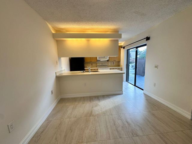 5718 57th Way, West Palm Beach, FL 33409