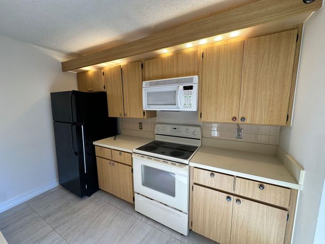 5718 57th Way, West Palm Beach, FL 33409