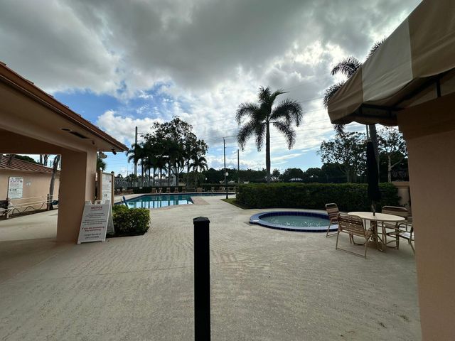 5718 57th Way, West Palm Beach, FL 33409