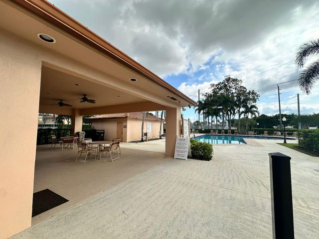 5718 57th Way, West Palm Beach, FL 33409