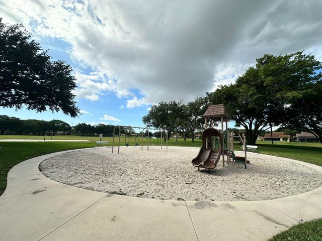 5718 57th Way, West Palm Beach, FL 33409