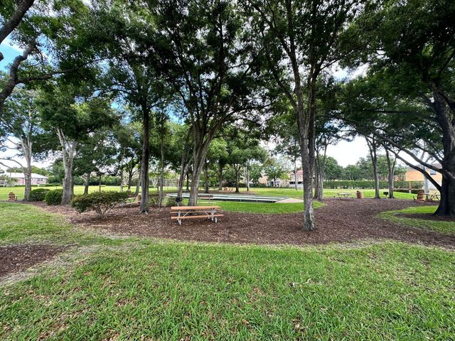 5718 57th Way, West Palm Beach, FL 33409