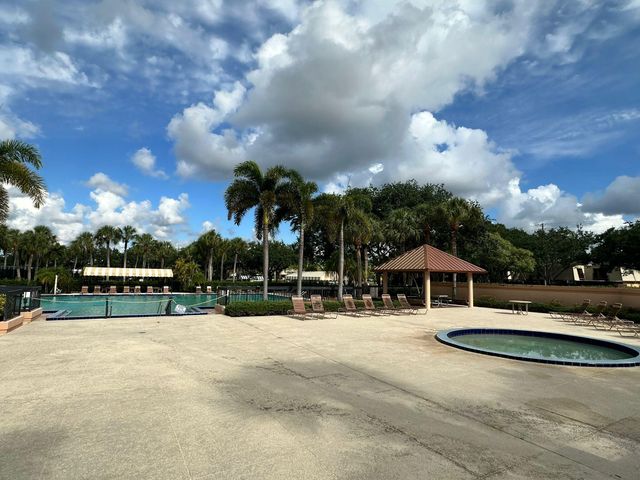 5718 57th Way, West Palm Beach, FL 33409
