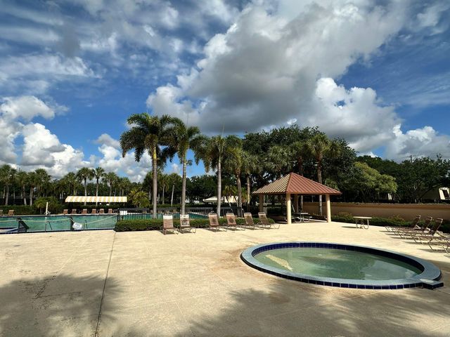 5718 57th Way, West Palm Beach, FL 33409