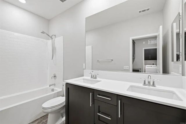 1118 Delpy View, Vista, CA 92084