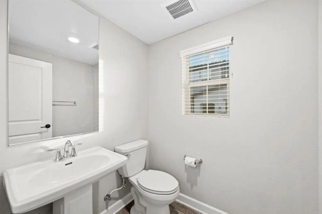 1118 Delpy View, Vista, CA 92084