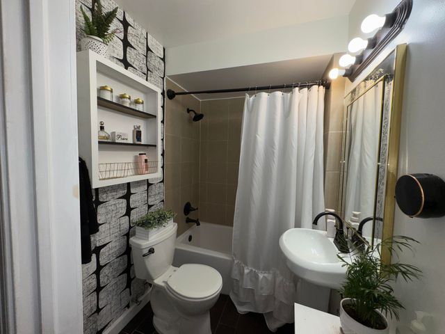 23752 Stewart Avenue, Warren, MI 48089