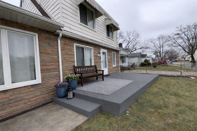 23752 Stewart Avenue, Warren, MI 48089