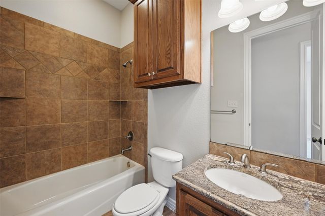 104 Short Putt Drive, Waxahachie, TX 75165