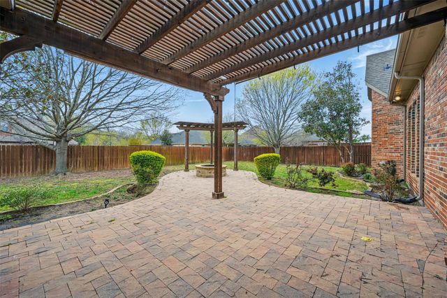104 Short Putt Drive, Waxahachie, TX 75165