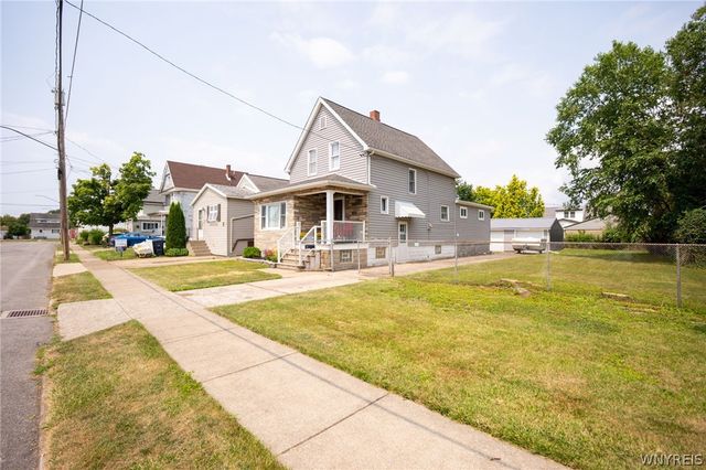 30 Modern Avenue, Lackawanna, NY 14218