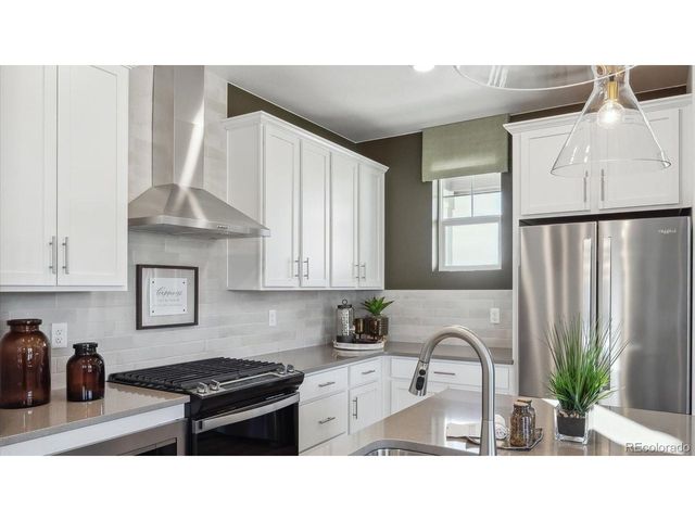 9833 Bahama St, Commerce City, CO 80022