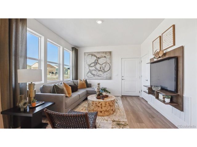 9833 Bahama St, Commerce City, CO 80022