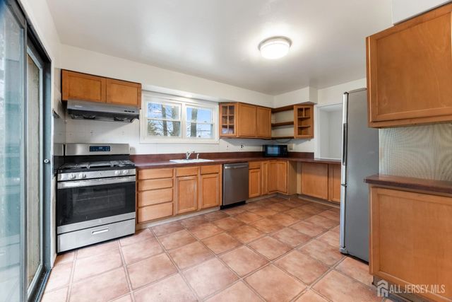 20 Phelps Avenue, New Brunswick, NJ 08901