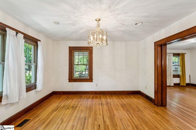 321 S Pine Street, Walhalla, SC 29691