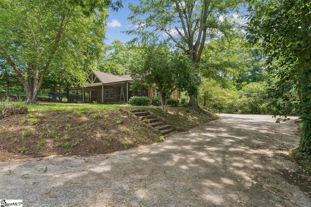 321 S Pine Street, Walhalla, SC 29691
