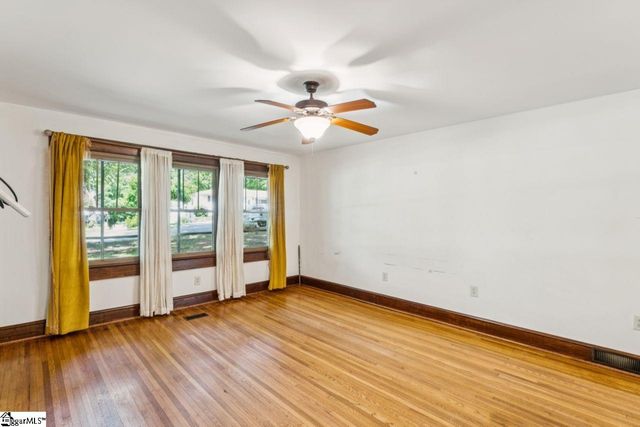 321 S Pine Street, Walhalla, SC 29691