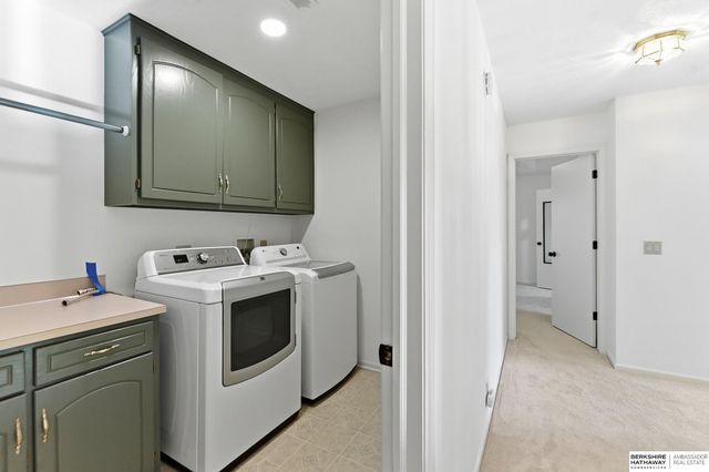 6608 S 107th Street, Omaha, NE 68127