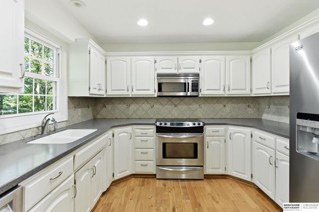 6608 S 107th Street, Omaha, NE 68127
