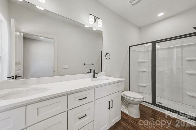 564 W Wilson Avenue, Mooresville, NC 28115