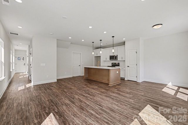 564 W Wilson Avenue, Mooresville, NC 28115