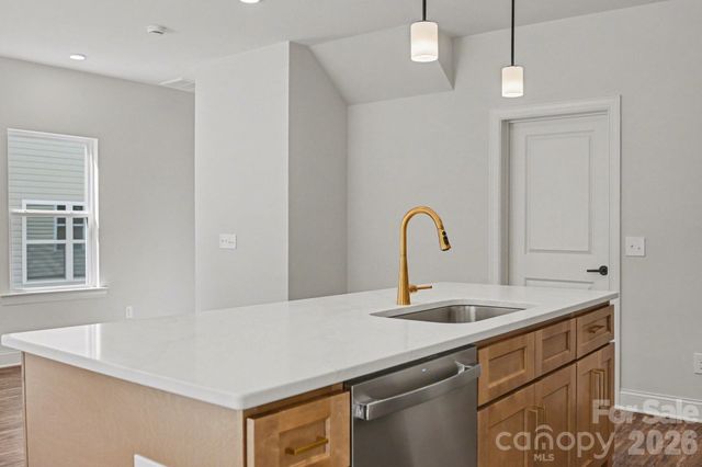 564 W Wilson Avenue, Mooresville, NC 28115