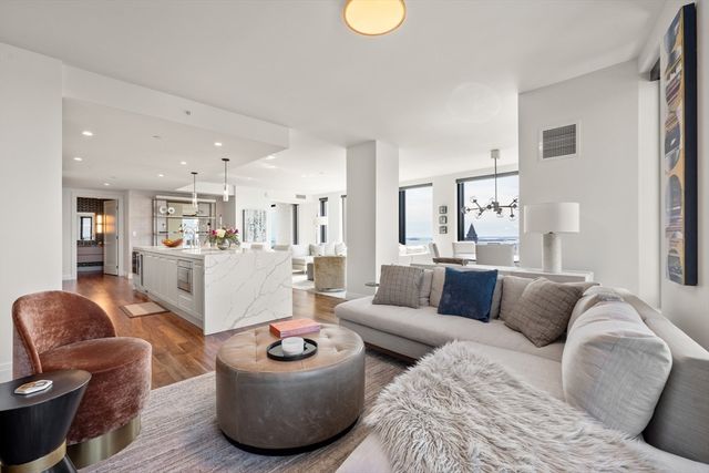 110 Sudbury Street 4002, Boston, MA 02114