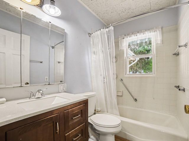 3554 Mccracken Street, Norton Shores, MI 49441