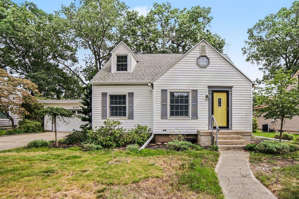 3554 Mccracken Street, Norton Shores, MI 49441