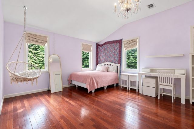 90 Aylesbury Road, Worcester, MA 01609