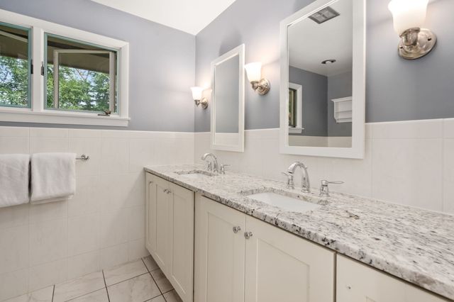90 Aylesbury Road, Worcester, MA 01609