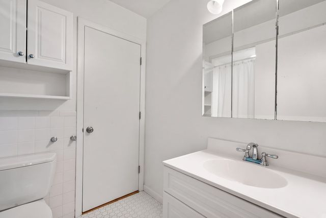 90 Aylesbury Road, Worcester, MA 01609