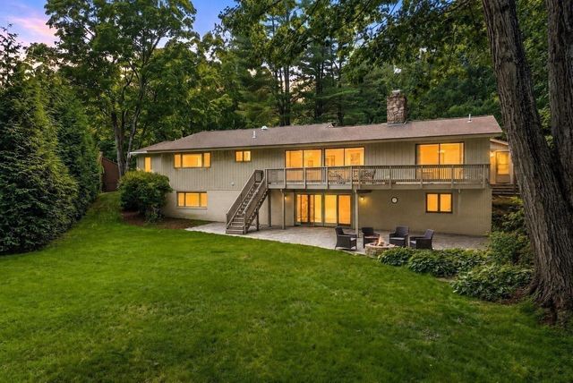 90 Aylesbury Road, Worcester, MA 01609