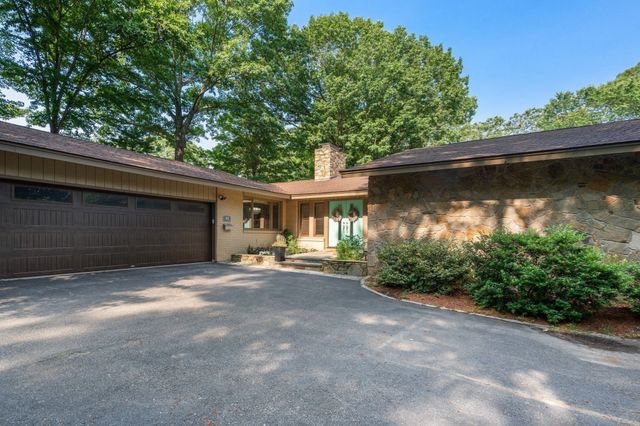 90 Aylesbury Road, Worcester, MA 01609