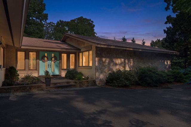 90 Aylesbury Road, Worcester, MA 01609