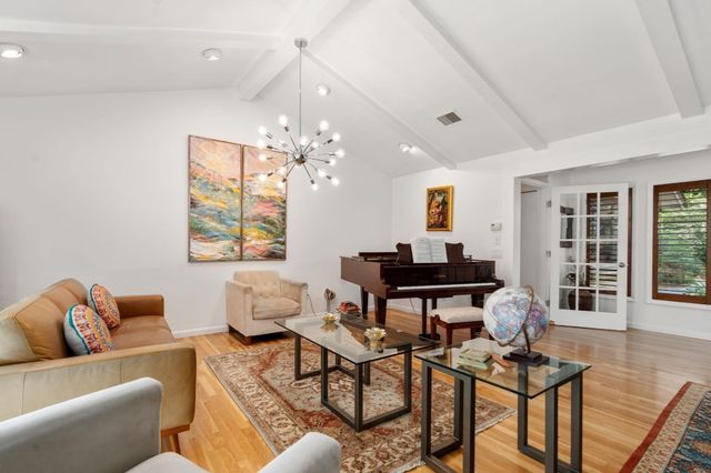 90 Aylesbury Road, Worcester, MA 01609