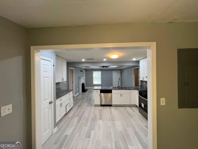 60 Harlan Road SW, Atlanta, GA 30311