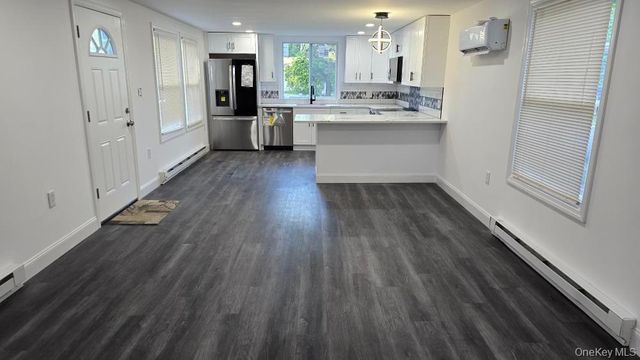 135 Village Circle W, Manorville, NY 11949