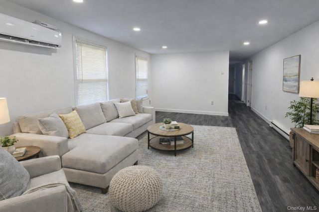 135 Village Circle W, Manorville, NY 11949