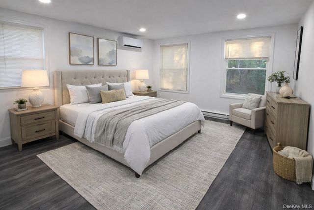 135 Village Circle W, Manorville, NY 11949