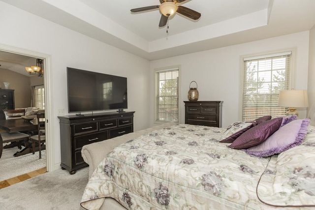 2212 Brookefield Dr, Salina, KS 67401