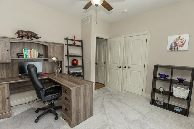 2212 Brookefield Dr, Salina, KS 67401