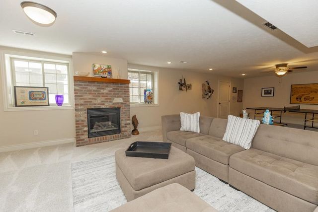 2212 Brookefield Dr, Salina, KS 67401