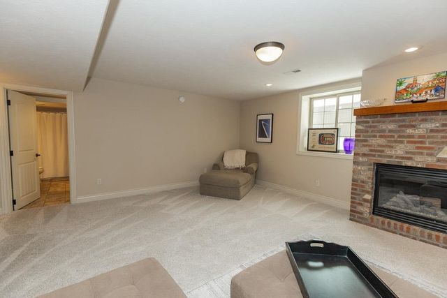 2212 Brookefield Dr, Salina, KS 67401